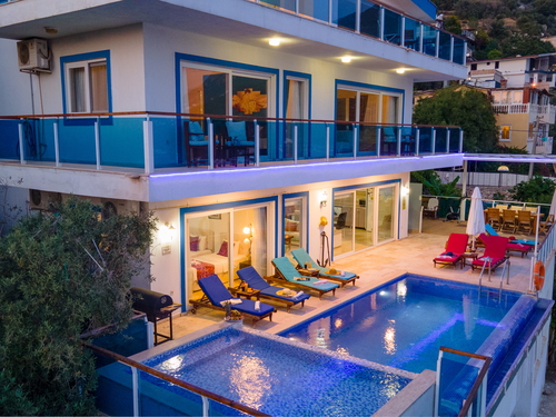  gece  -  Kasım
  | Kalkan Akbel'de Eşsiz Deniz Manzaralı Geniş Aile Villası